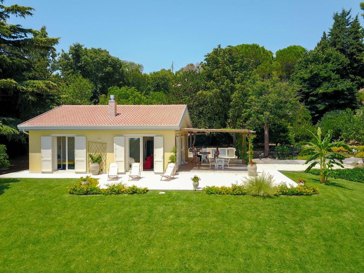 Villa Palm Hill Piedimonte Etneo Exterior photo